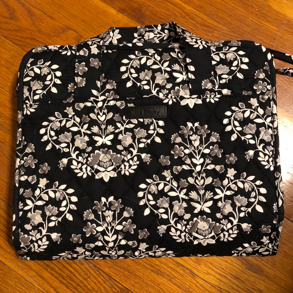 Vera Bradley hanging organizer